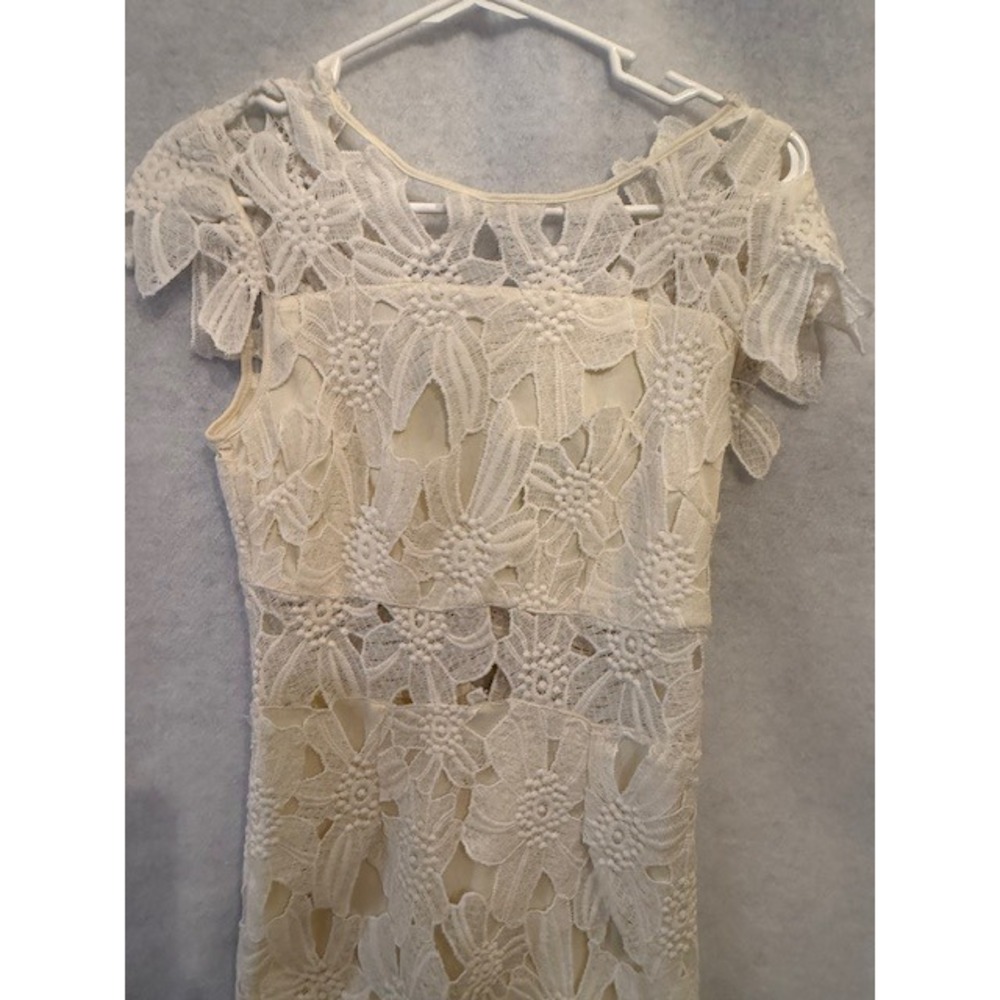 Romeo + Juliet Couture Cream‎ Floral Lace Cap Sleeve Sheath Ivory Dress Small - Picture 2 of 10